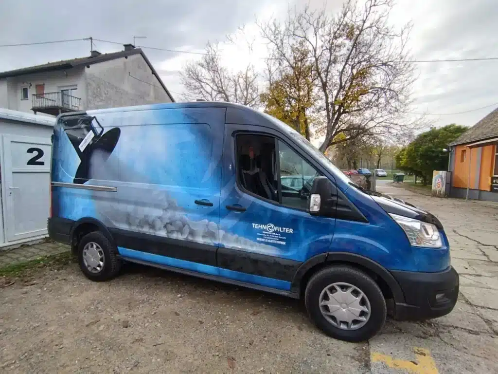 Full wrap vozila print folijom – primjer kompletne obloge automobila