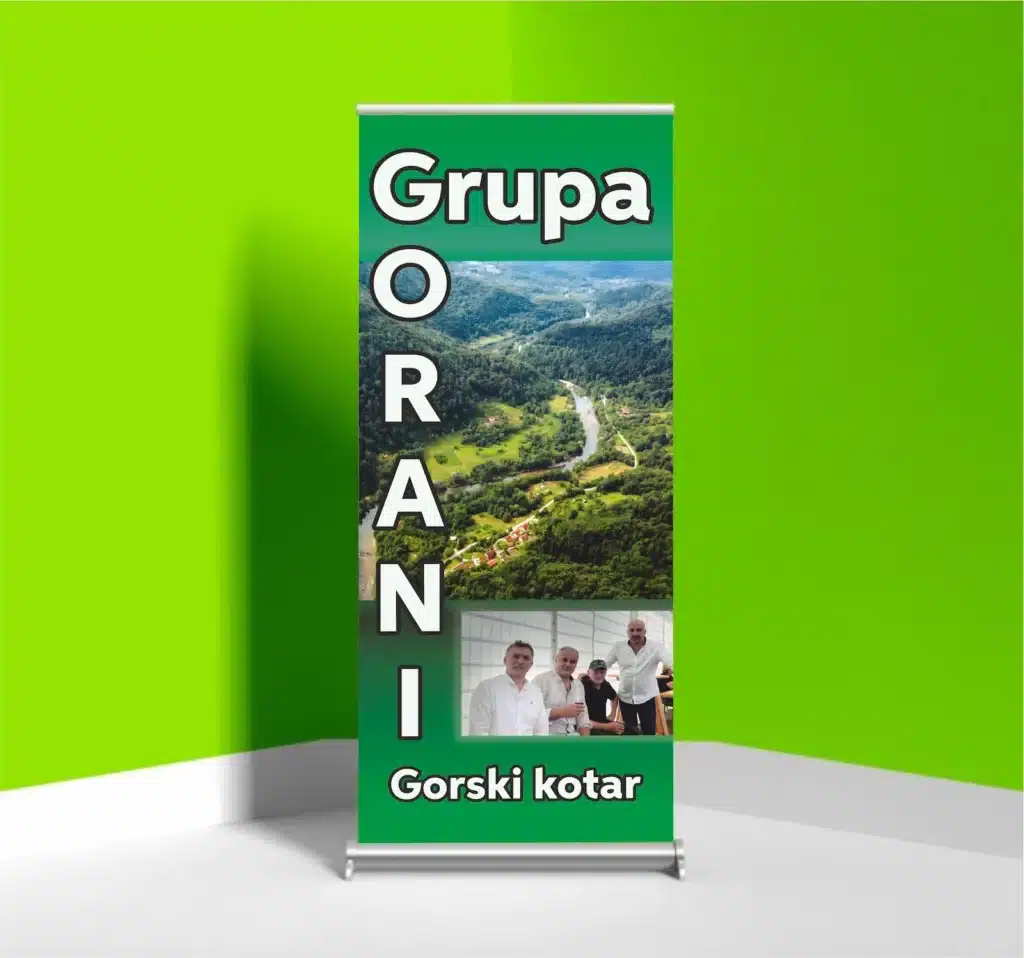 Roll up banner s tiskom za udrugu Grupa Gorani Gorski kotar, zeleni dizajn s fotografijom prirode i grupnom slikom