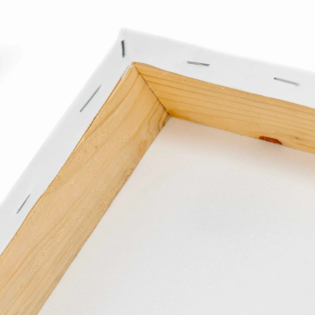 Drveni okvir za canvas slike na platnu izrađen po mjeri – detalj kutnog spoja