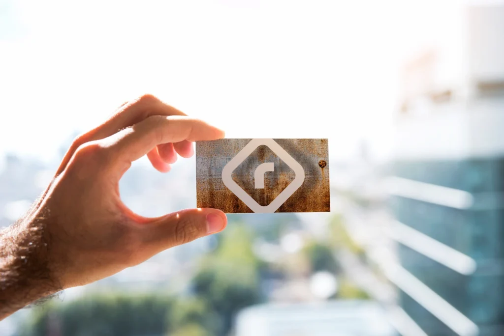 Print vizitki bez ograničenja dimenzija – nestandardna izrada vizitki