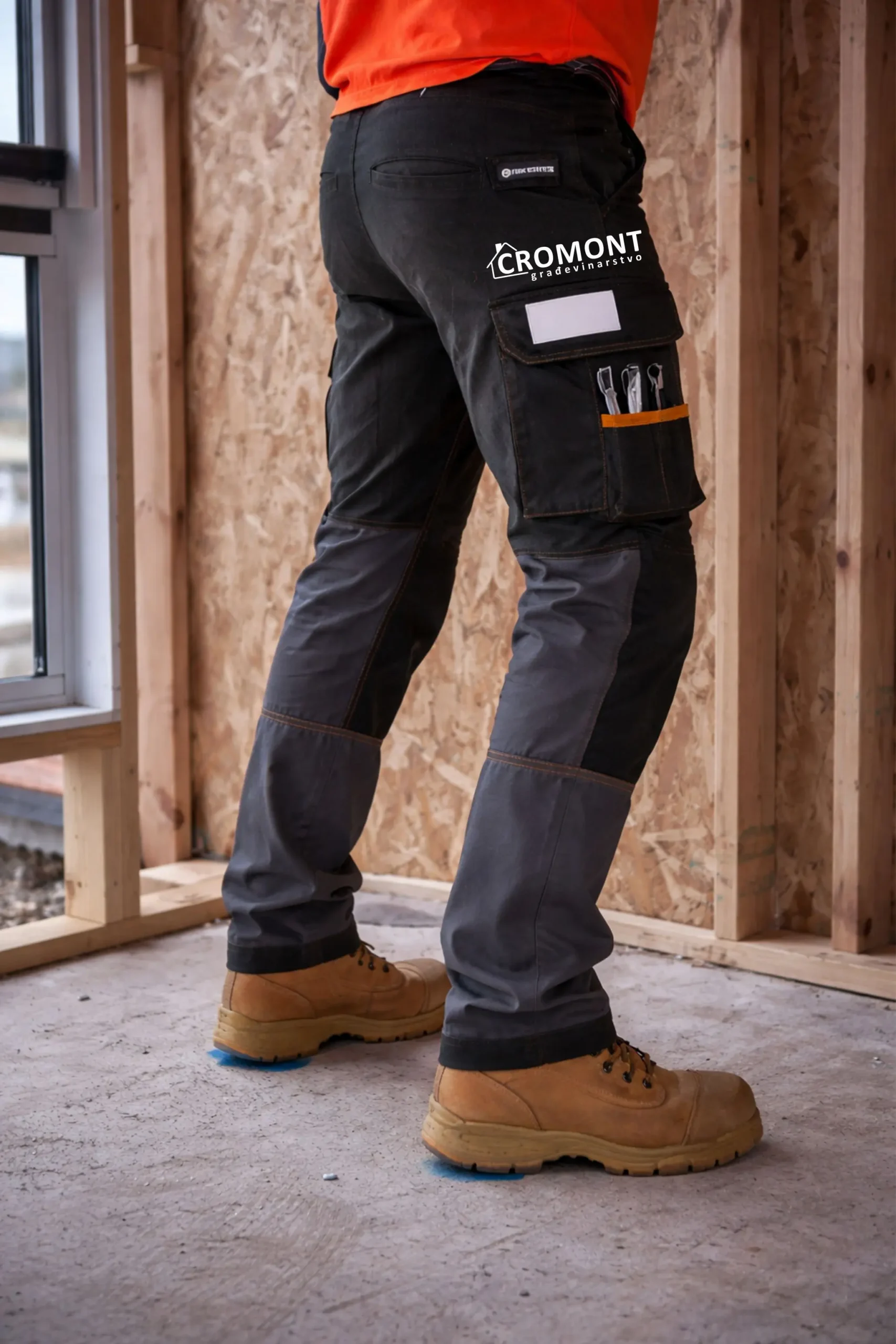 radne hlače s logom u građevini – tisak na radnu odjeću i brendiranje radne odjeće za profesionalnu upotrebu