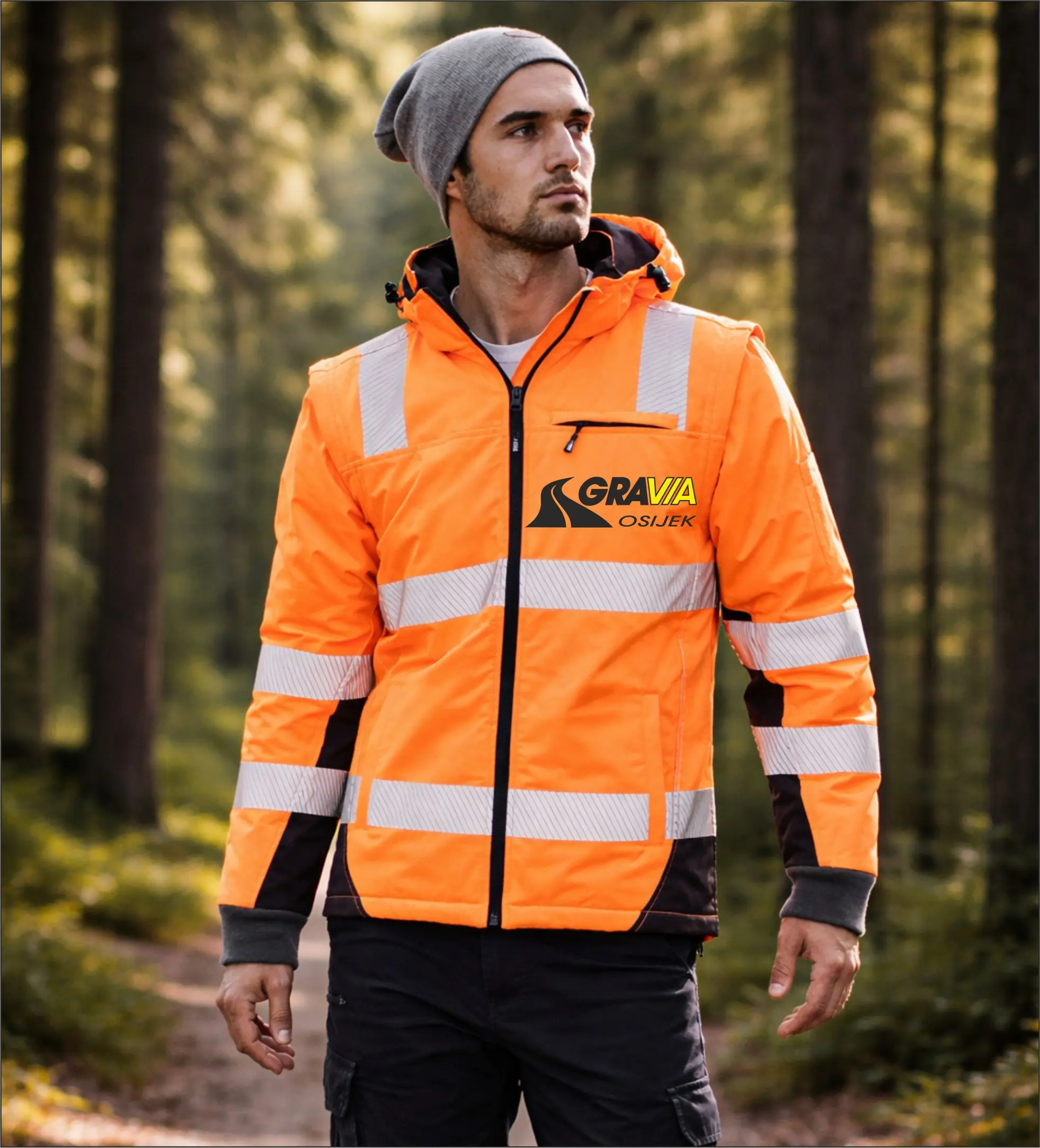 radna jakna s logom u prirodnom okruženju – tisak na radnu odjeću i brendiranje radne odjeće za terenski rad