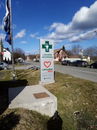 Svjetleći Totem ljekarne srce