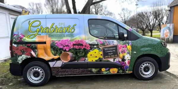 Dostavno vozilo presvučeno i personalizirano printom na PVC foliju