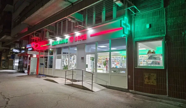 3D svjetleće reklame za ljekarne srce